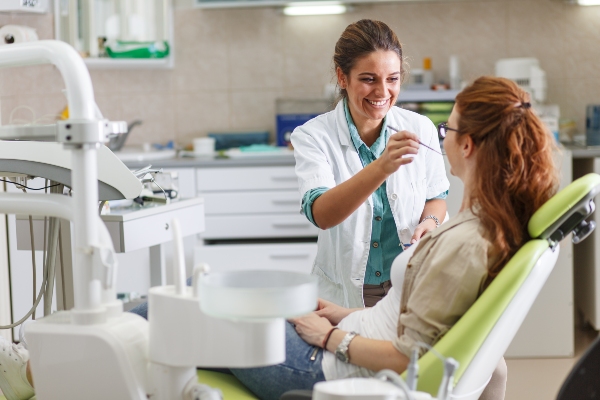 How An Emergency Dentist Can Help After Damaging Your Teeth